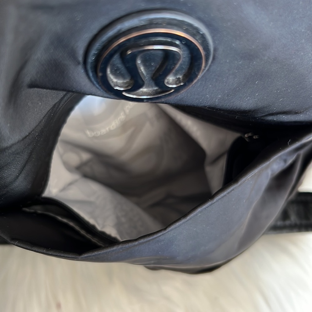 Lululemon workout bag!! - Picture 9 of 16